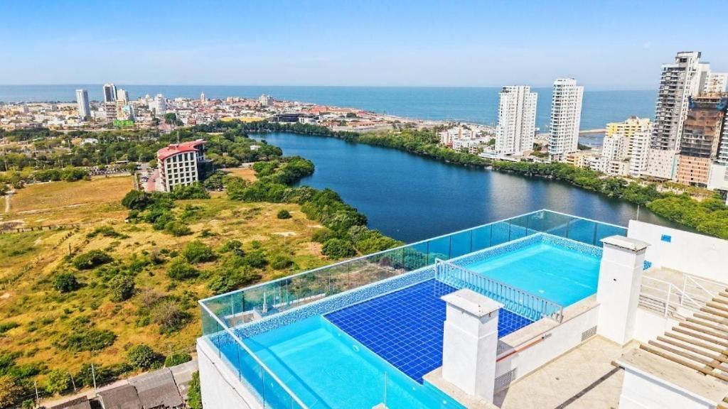 Moderno Con Piscina Y Vistas Espectaculares Apartamento