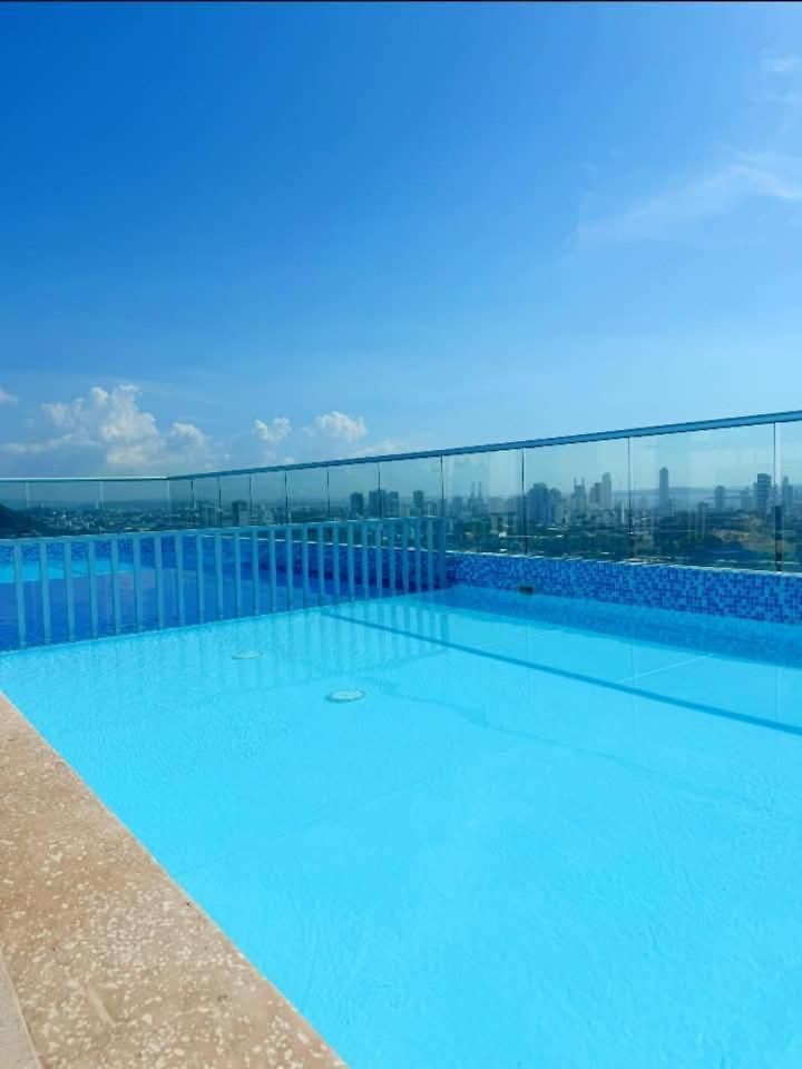 Moderno Con Piscina Y Vistas Espectaculares