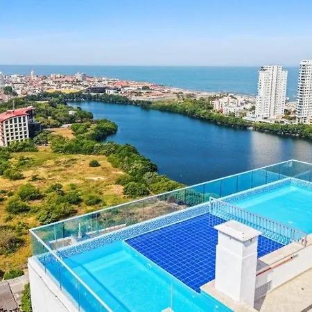 Moderno Con Piscina Y Vistas Espectaculares Apartamento