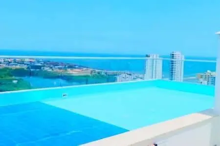 Moderno Con Piscina Y Vistas Espectaculares